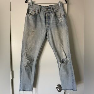 Pre-loved Levi’s 501 High Rise Jeans size 26- 90s wash